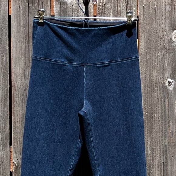 Lyssé denim leggings size small - Picture 6 of 17